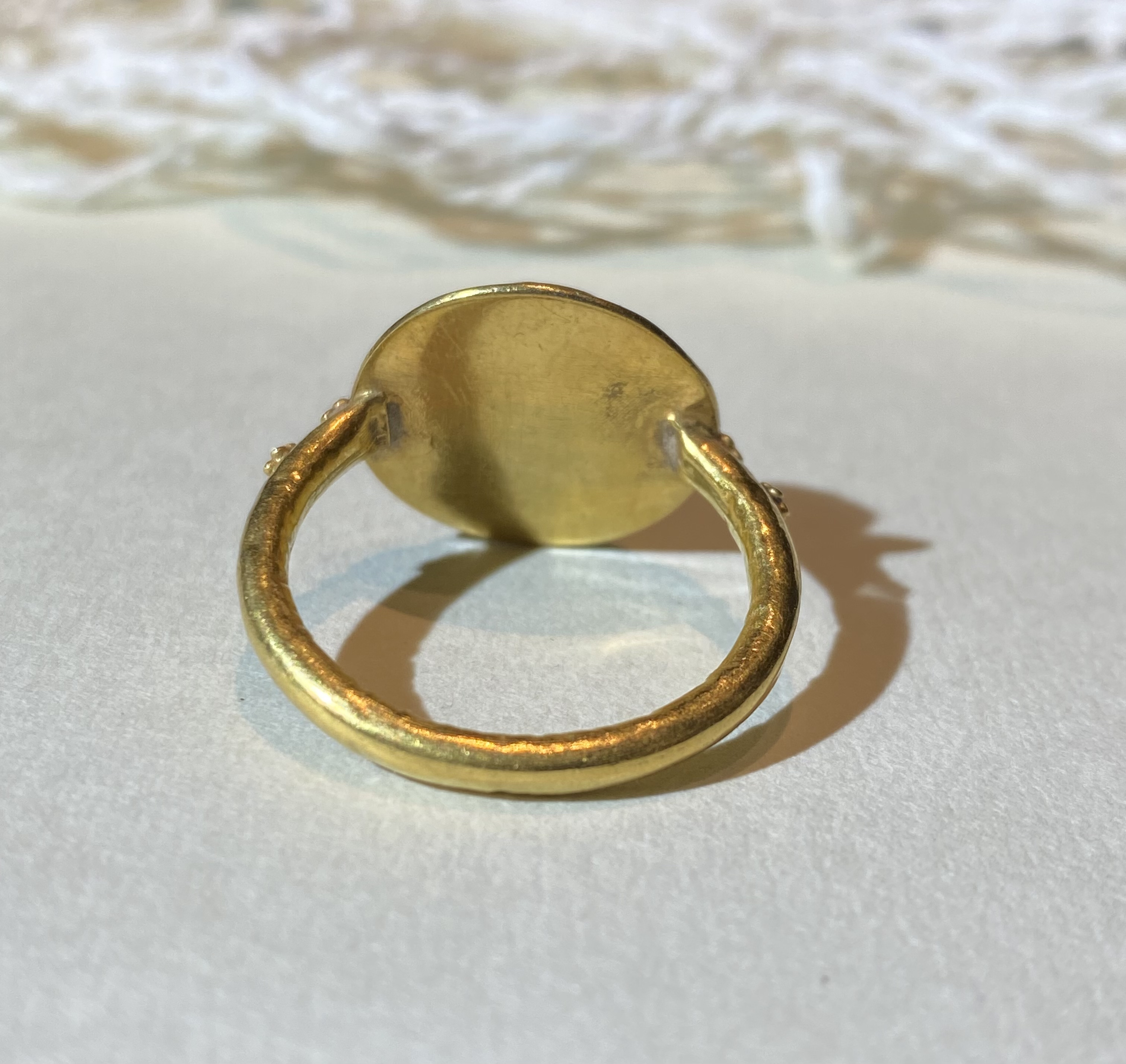 Sassanian Era Antiquity Signet Ring with Historical Symbolism