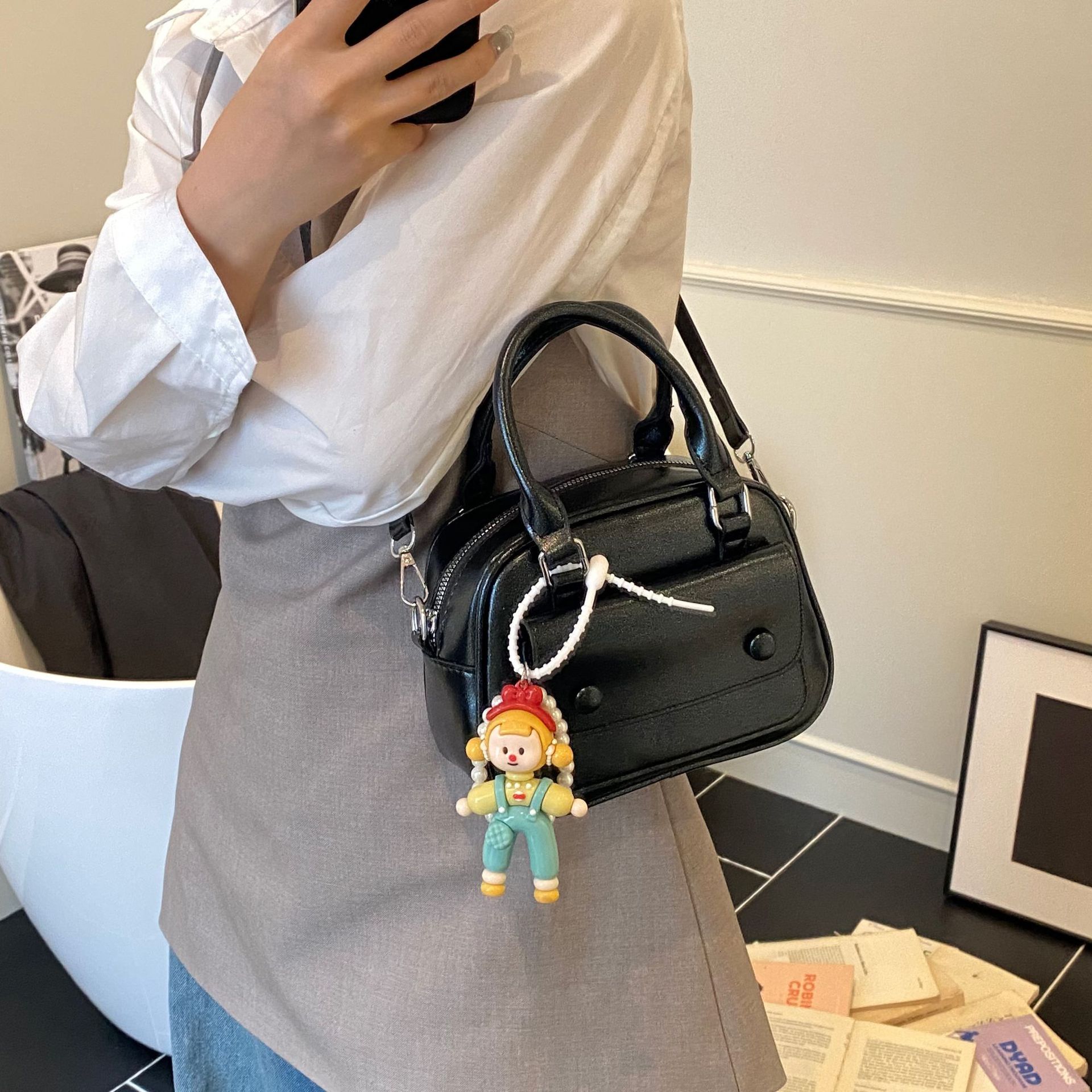 designer High-end Niche Design Handbag for Women 2025 New Korean Fashion Commuter Versatile Shoulder Bag Crossbody Bag