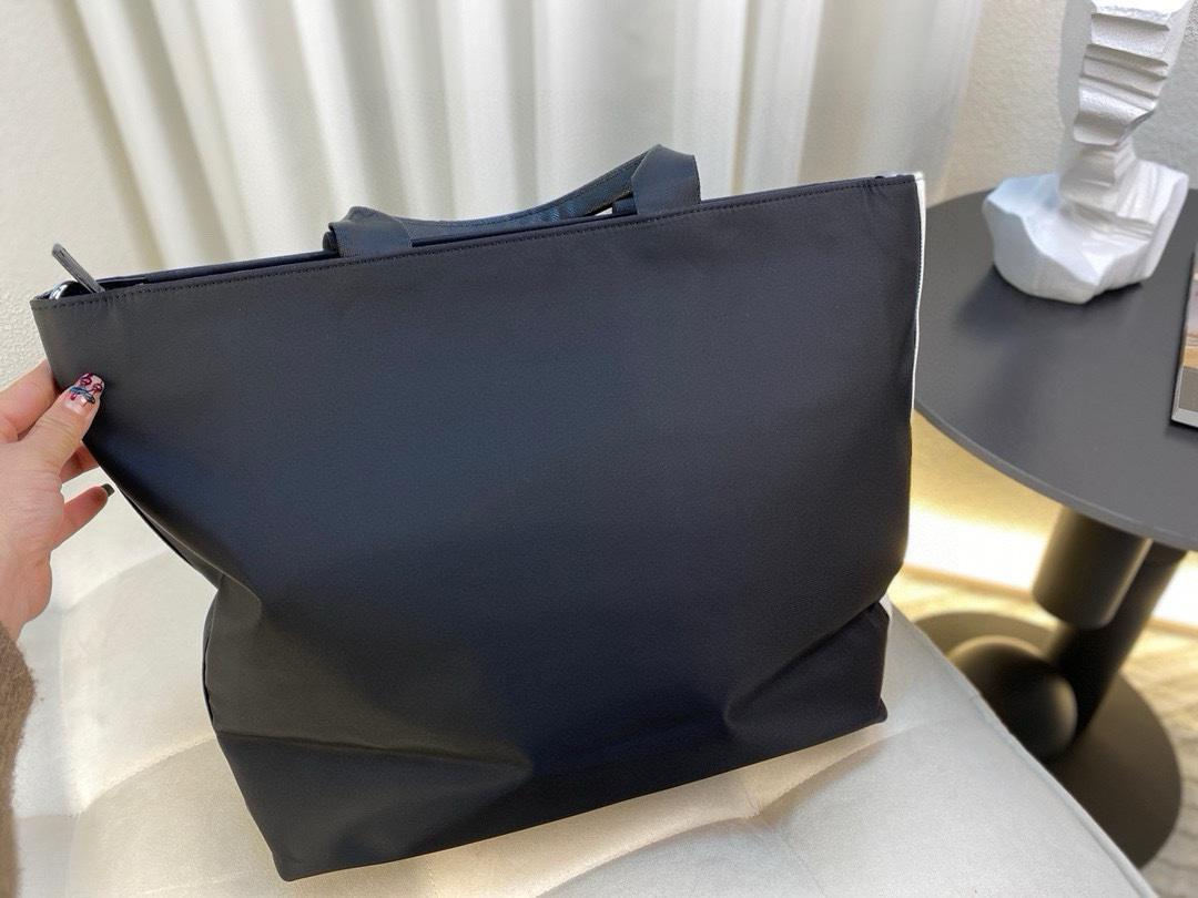 New handbag, one shoulder versatile tote bag, crossbody bag, women's waterproof nylon bag, lightweight bucket shopping bag