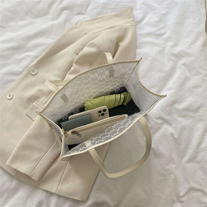2025 Summer New Transparent Tote Bag for Women - Large Capacity Trendy Jelly Shoulder Bag | Versatile Stylish Clear Handbag