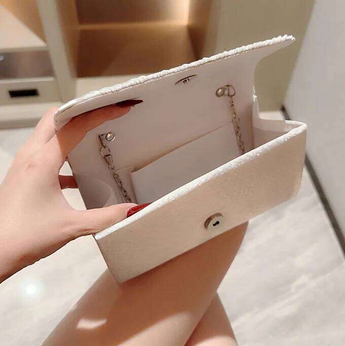 pleated shoulder New casual simple crossbody women's senior sense dinner dress full hand wedding lady gift bag