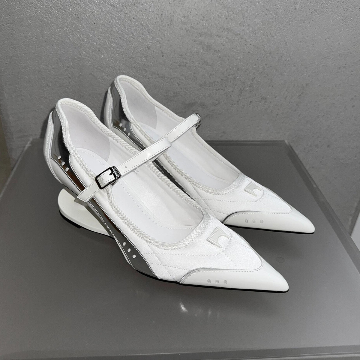Niche Design Pointed Toe Unique Heel Women's High Heels Ballet Sports Style Shallow Mouth Mary Jane Shoes