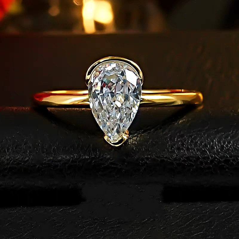 2025 Choucong Luxury Wedding Rings Noble Jewelry Real 100% 925 Sterling Silver Pear Cut White Moissanite Diamond Party Eternity 18K Gold Women Bride R