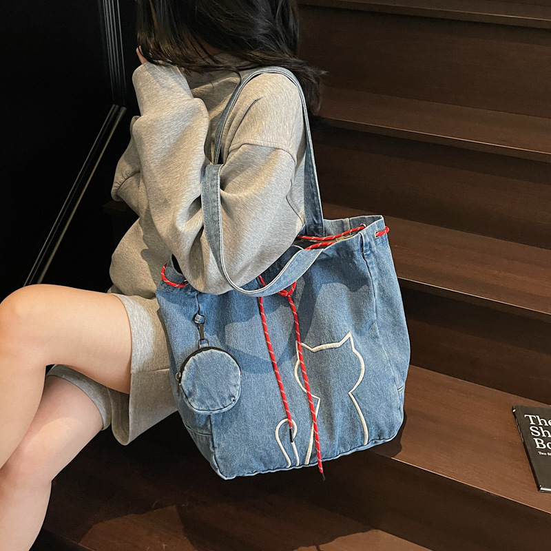 designer casual bag 2025 New Simple Embroidered Denim Large Bag Fashion Casual Versatile Tote Bag Large Capacity Shoulder Bag