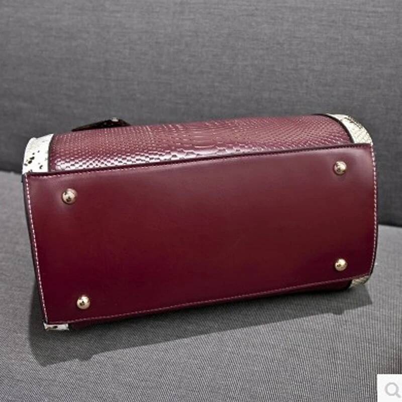 2024 New Women's Fashionable Snake Pattern Boston Handbag, Large-Capacity Multi-Compartment Double Handle, Detachable Strap, Can Be Worn on One S