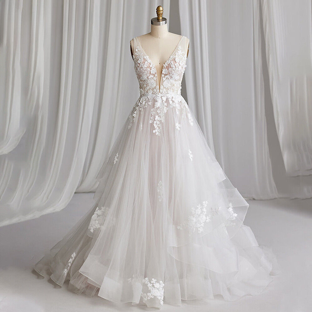 Beach Pleated Tulle Wedding Dresses Sexy Deep V-Neck Sleeveless Blackless Lace Appliques Elegant A-Line Bridal Gowns
