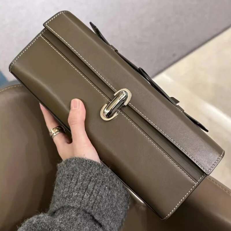 French Elegant Simple Women's Flip Three-Dimensional Classic Solid Color Design Stylish Purse 2025 New Vintage Handbag