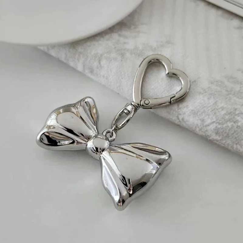 Punk Gold Silver Color Bowknot Keychain for Women Girls Smooth Metal Heart Love Buckle Bow Pendant Bag Decoration Accessories XJ250602