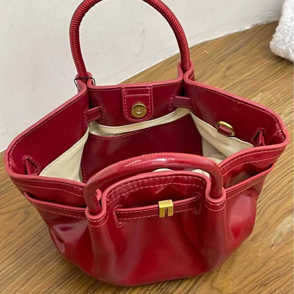 Fashion Ruched Hobos Women Handbags Chic Belts Lock Shoulder Bags Luxury Pu Leather Faux Suede Crossbody Bag Small Tote Purses W250602