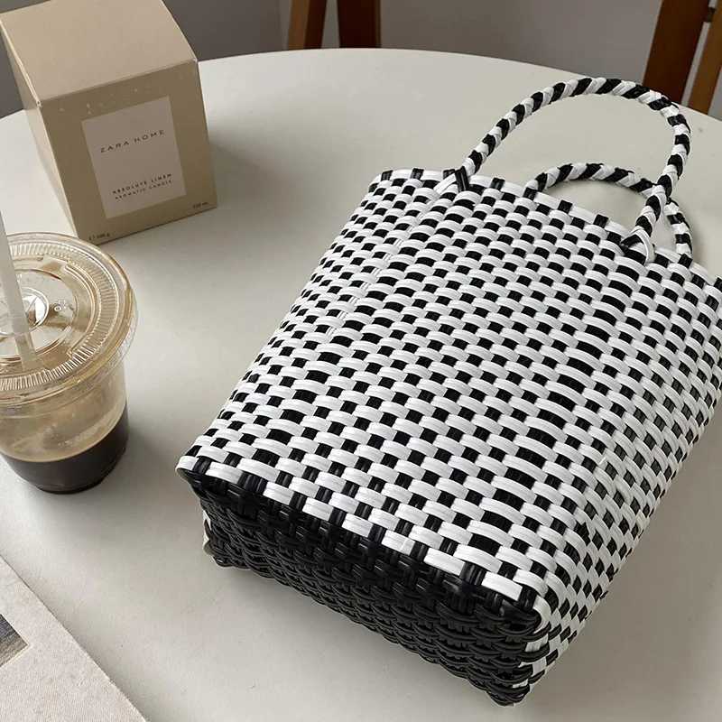 Hylhexyr Ins Plastic PP Hand Woven Beach Bag Vegetable Basket Bags Str Shopping Tote Carry Handbag Y250603