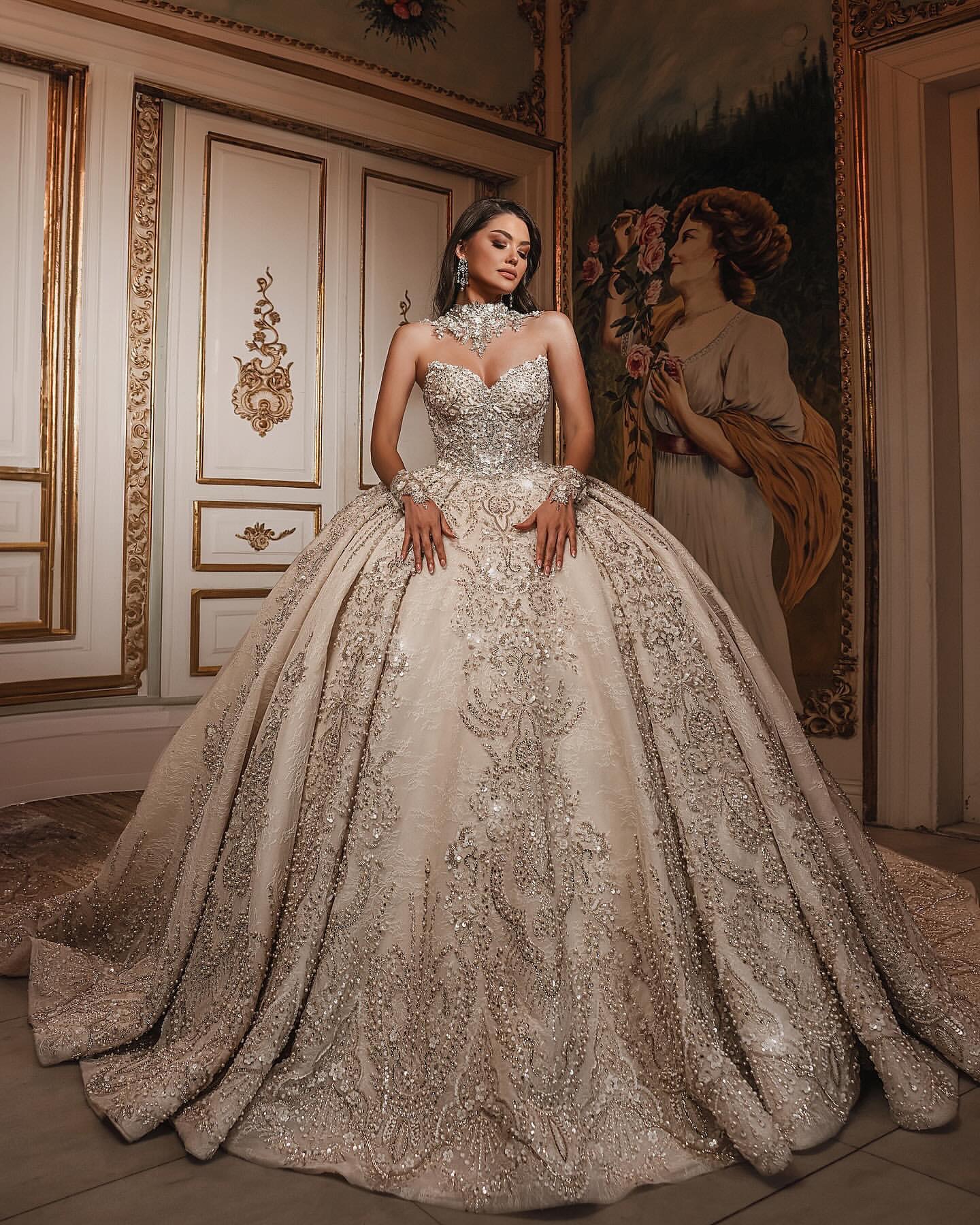 Gorgeous Crystal Ball Gown Wedding Dress Beaded High Neck Vintage Wedding Dresses Sweep Train Customized Bridal Gowns