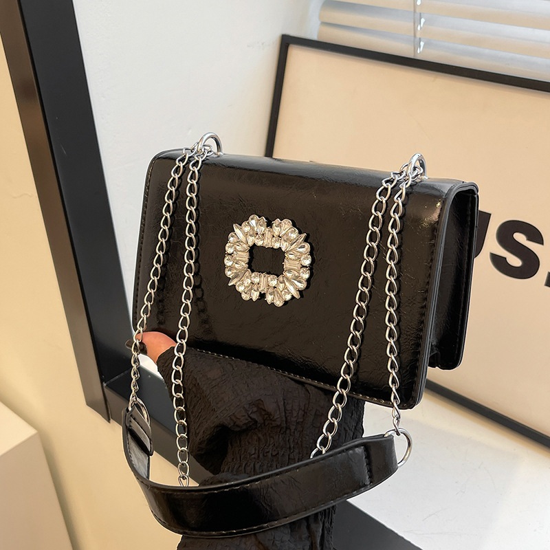 High Quality New Model Free Delivery Designer Bag Korean Version Fashionable Solid Color 2024 Leisure Commuting Chain Single Shoulder Women's Sma