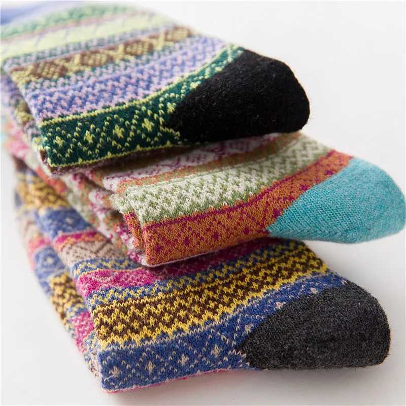 Winter New Products Warm Thicken National Wind Womens Wool Medium Tube Socks Factory Wholesale 5 Pairs T250602