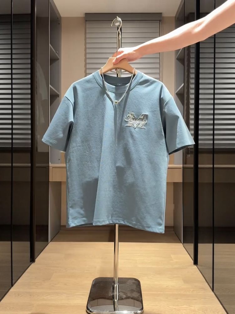 2025 Summer New 3D Relief Short Sleeve T-shirt for Men, with a niche design featuring embroidered half sleeves and a simple yet stylish designer
