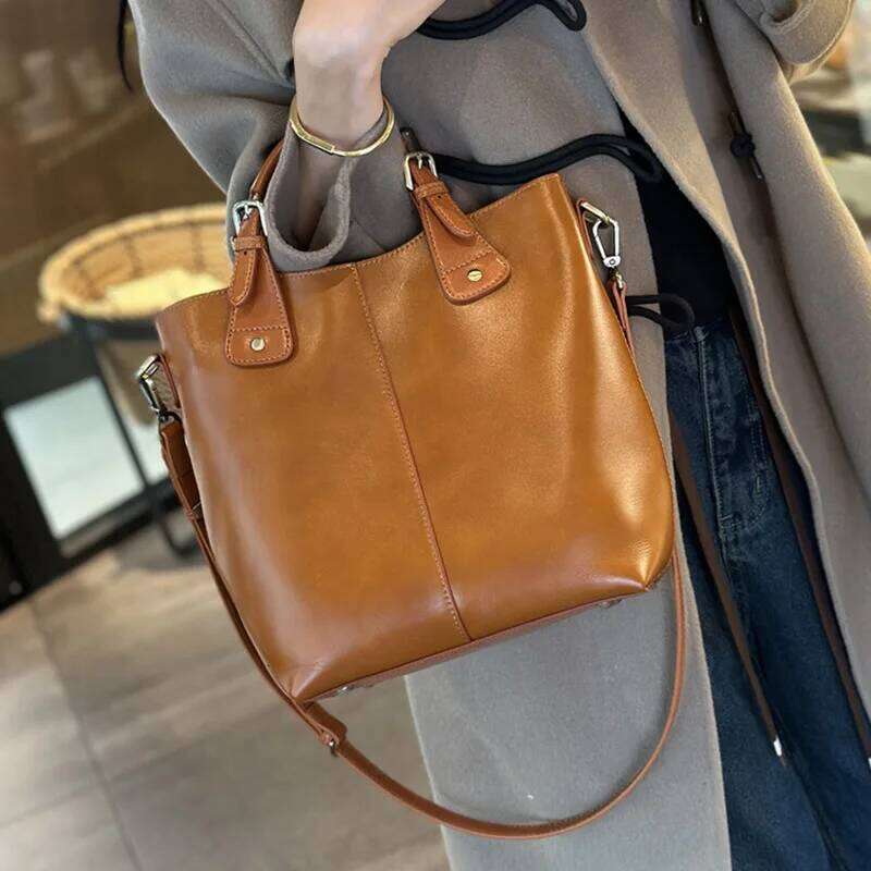 100% Genuine Leather Women 2025 Fashion Cowhide Crossbody Commuter Handbag Bucket Bag shopping gift bag for women