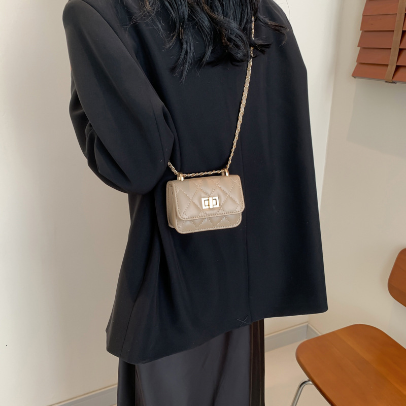 Top brand high-quality new free designer bag shoulder bag with lock mini chain bag 2025 new multifunctional crossbody bag fashion new free designer ba