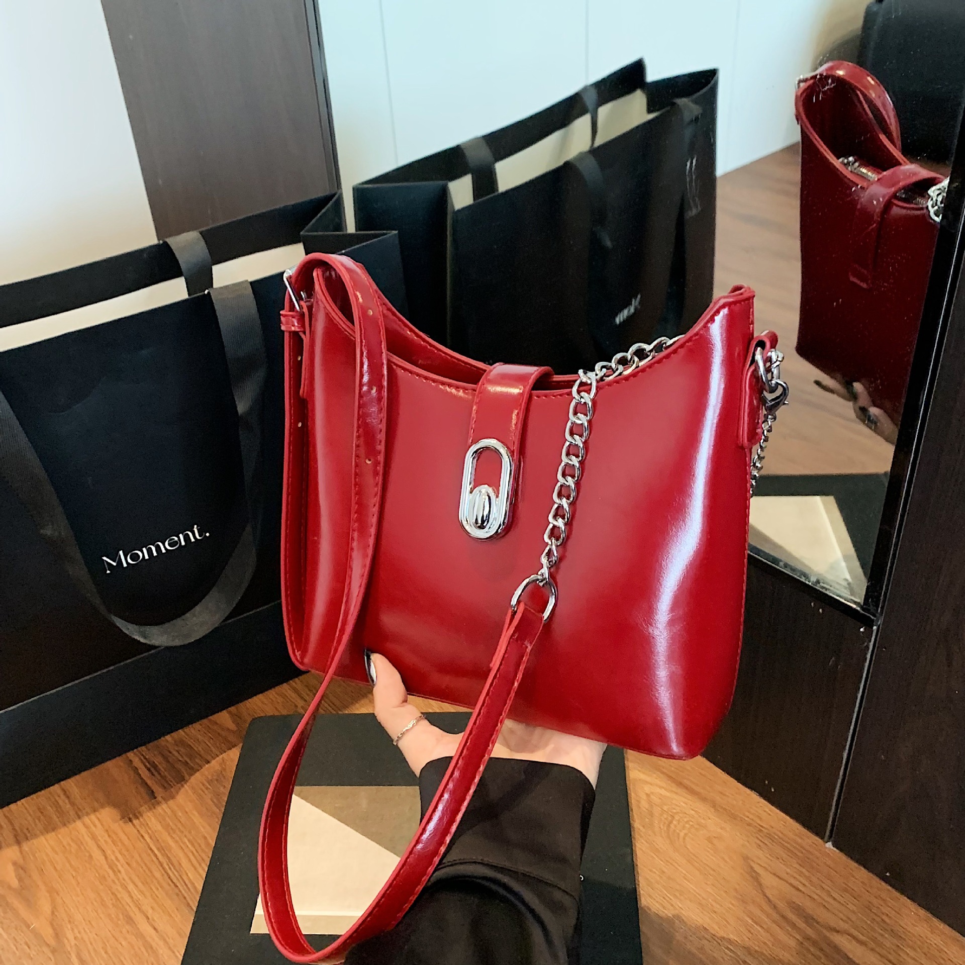designer Korean Style INS Fashion High-End Bucket Bag 2025 Summer New Niche Design Stylish Commuter Shoulder Crossbody Bag