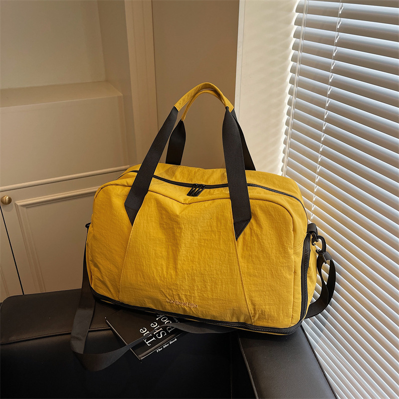 Large Capacity Short-Distance Travel 2025 New Handheld Dry-Wet Separation Fashion Versatile Lightweight Storage Lage Bag for Women