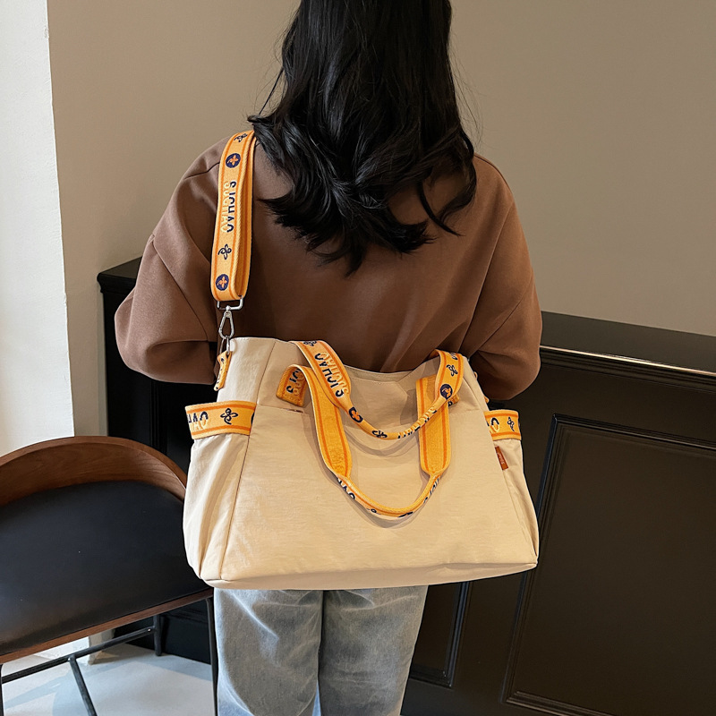 Korean Fashion Tote Women 2025 New Nylon Commuter for College Students Class Shoulder Street Style Large Bag