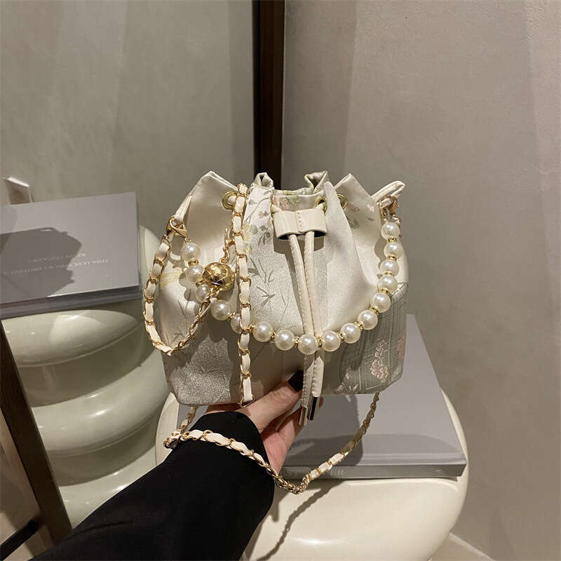 Chinese Style National Trend for Women 2025 New Fashionable Handbag Fashion Bucket Niche Design Shoulder Crossbody Bag