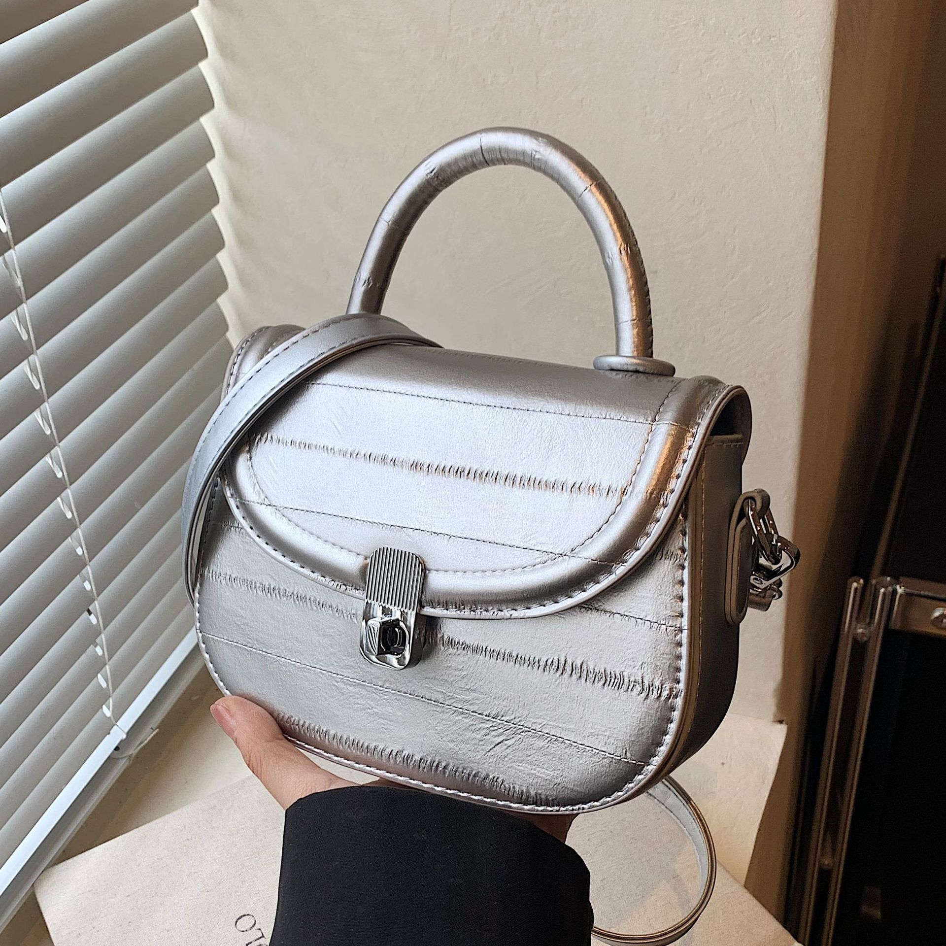 designer High-end Silver Small Bag for Women 2025 New Spring/Summer Versatile Crossbody Bag Fashionable Super Popular Handbag Small Square Bag
