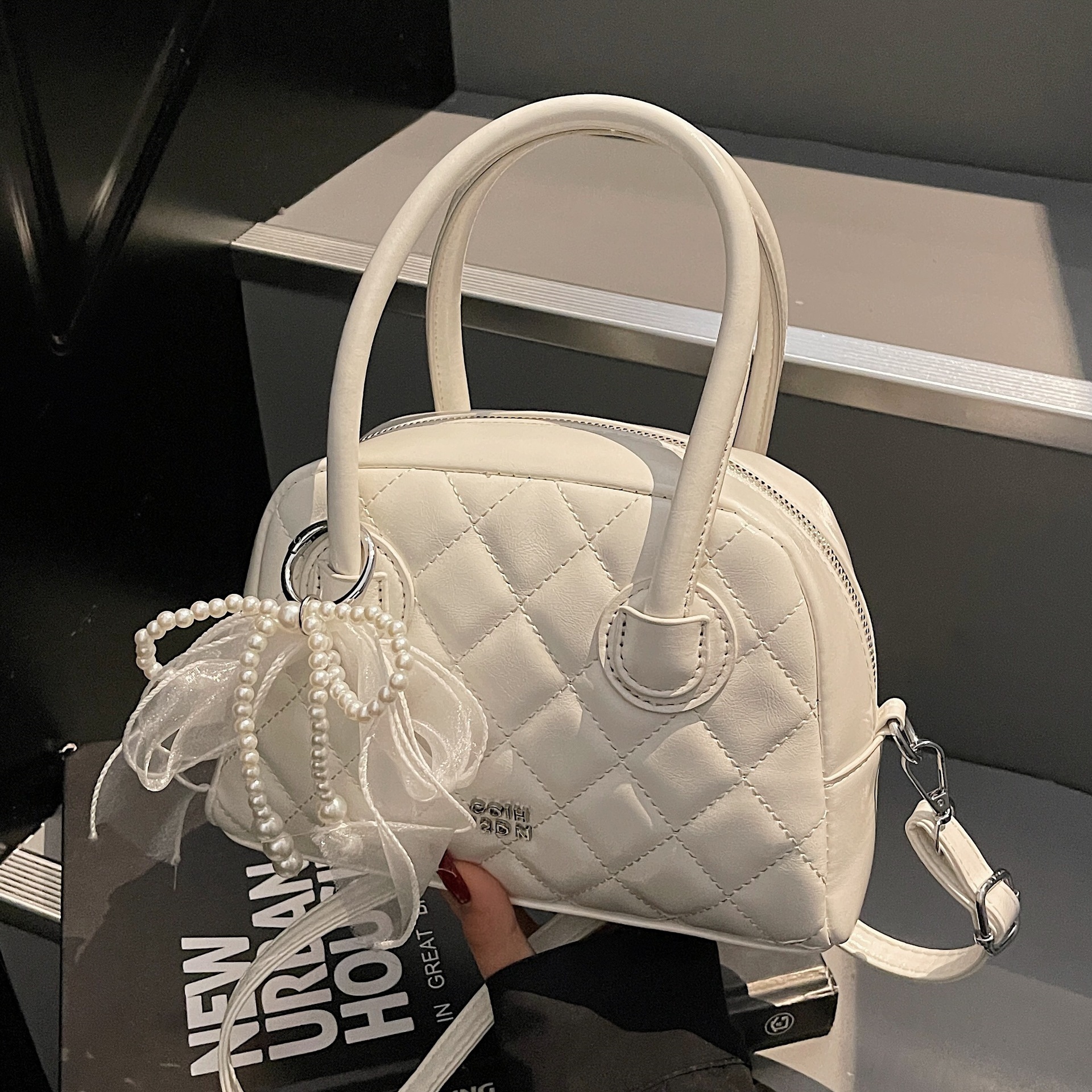 designer Korean Style Quilted Embroidered Handbag 2025 New Fashion Versatile Boston Bag Niche Design Shoulder Crossbody Bag