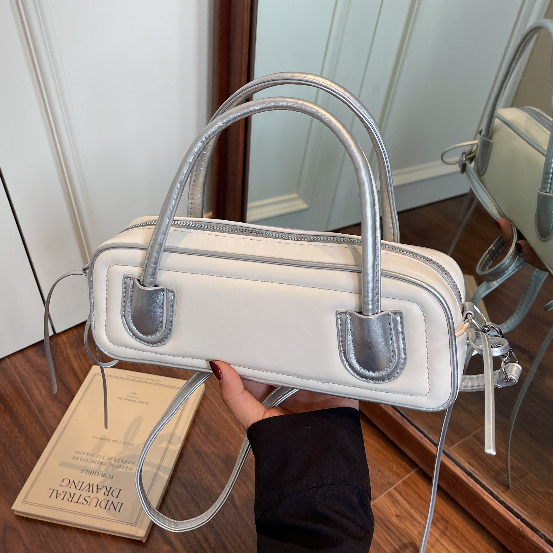 designer Fashion Simple Underarm Bag for Women Korean Version 2025 New Trend Versatile Bowling Bag Niche Color-Block Baguette Women's Bag