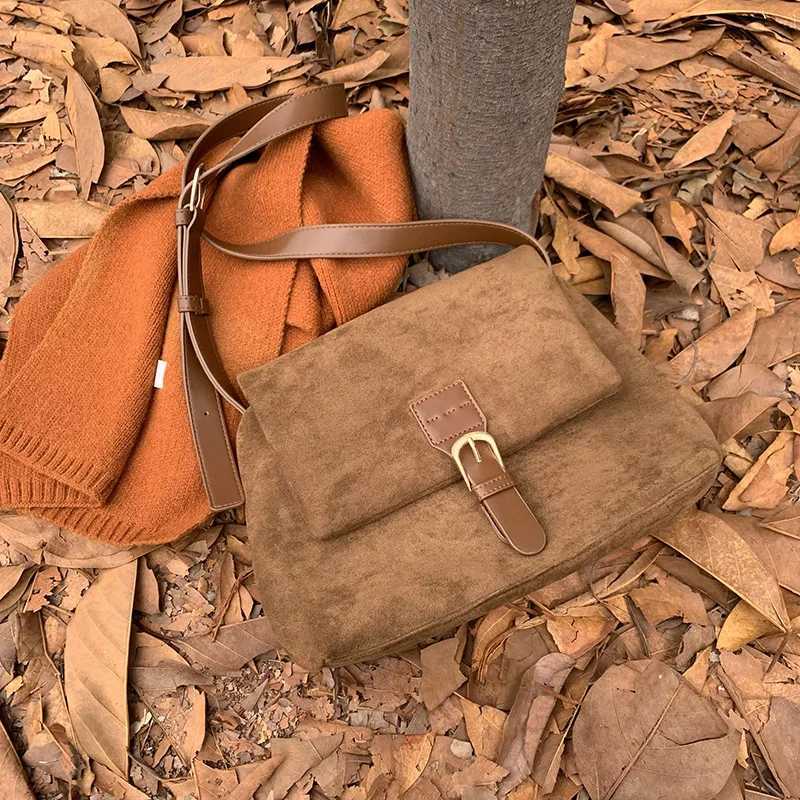 Womens Retro Temperament Shoulder Bag Autumn Winter Casual Small Square Crossbody Armpit Bag Fashionable Travel Handbag gift W250602