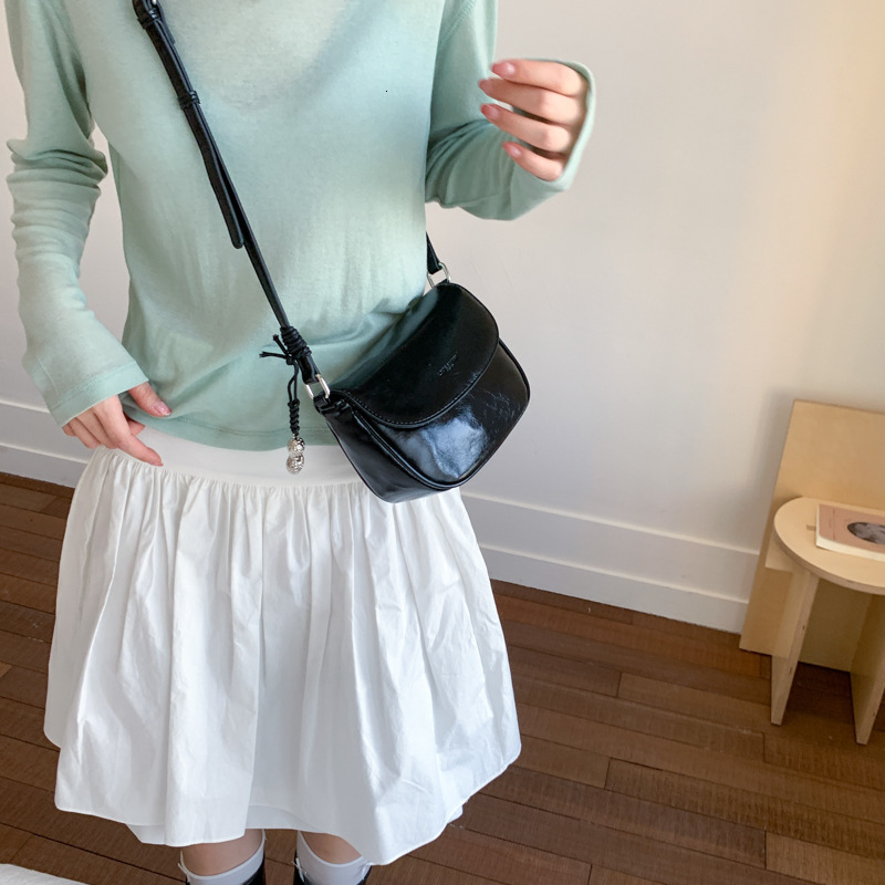 designer Niche Design Small Bag for Women 2025 New Summer Fashion Simple Shoulder Crossbody Bag Casual Underarm Saddle Bag