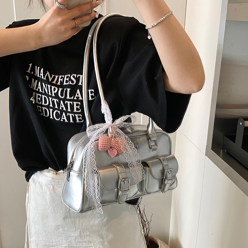 designer Commuting Large Capacity Bag Women's 2025 New Single Shoulder Underarm Bag High-end Handheld Boston Bowling Bag
