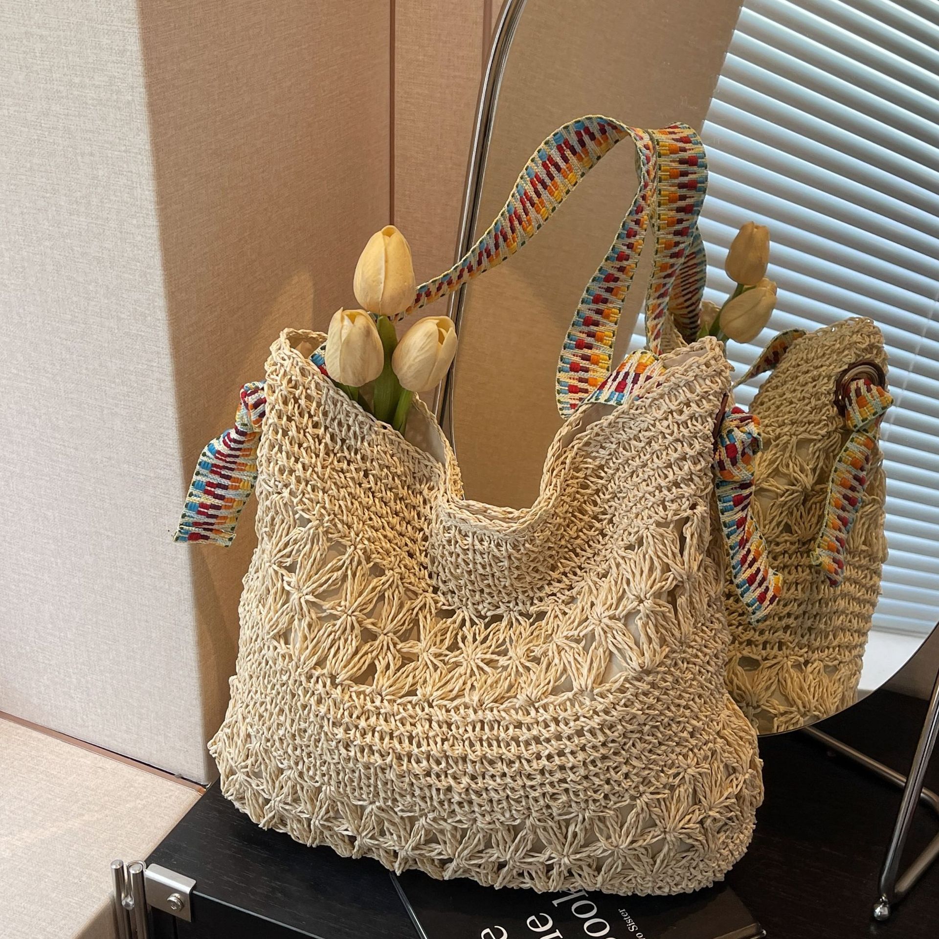 designer Large Capacity Woven Straw Bag for Women 2025 Summer New Vacation Beach Underarm Bag Seaside Tote Underarm Bag
