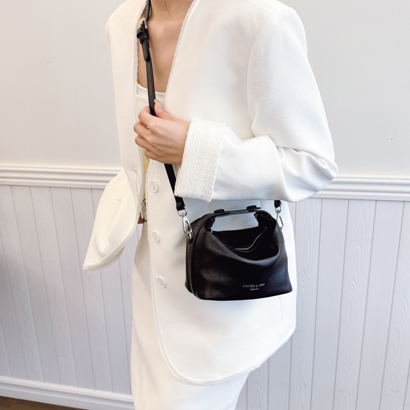 designer 2025 Spring/Summer New Korean Style Exquisite Solid Color Handbag for Women High-Quality Texture Simple Versatile Shoulder Crossbody Bag