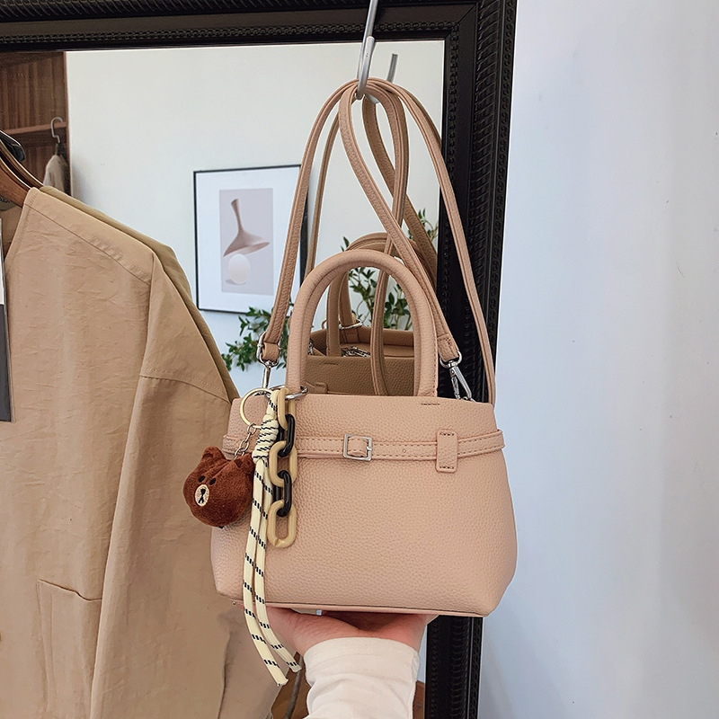designer Women's Trendy Niche Lychee Texture Handbag 2025 Spring New Versatile Commuter Shoulder Crossbody Bag