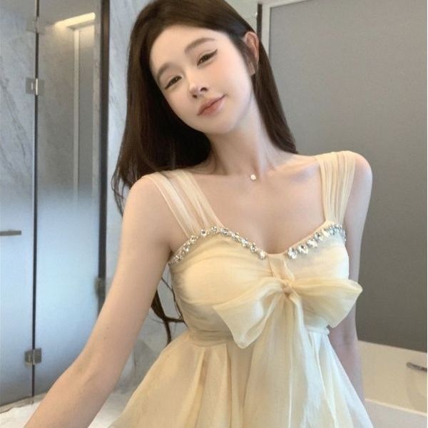 2025 New Spring and Summer Women's T-shirt New Light Luxury Bow Women's T-shirt Top Texture Designer Pure Desire Style Social Coat Multi fun