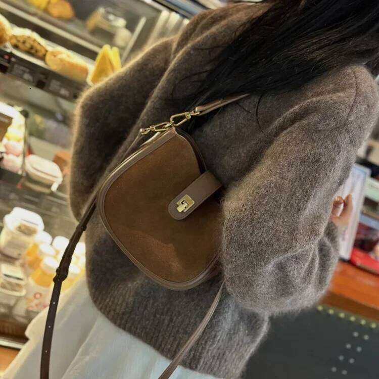 Top Layer Cow Leather Niche High-End Feel Horse Saddle 2025 New Fashion Versatile Veet Crossbody Bag Light Single S