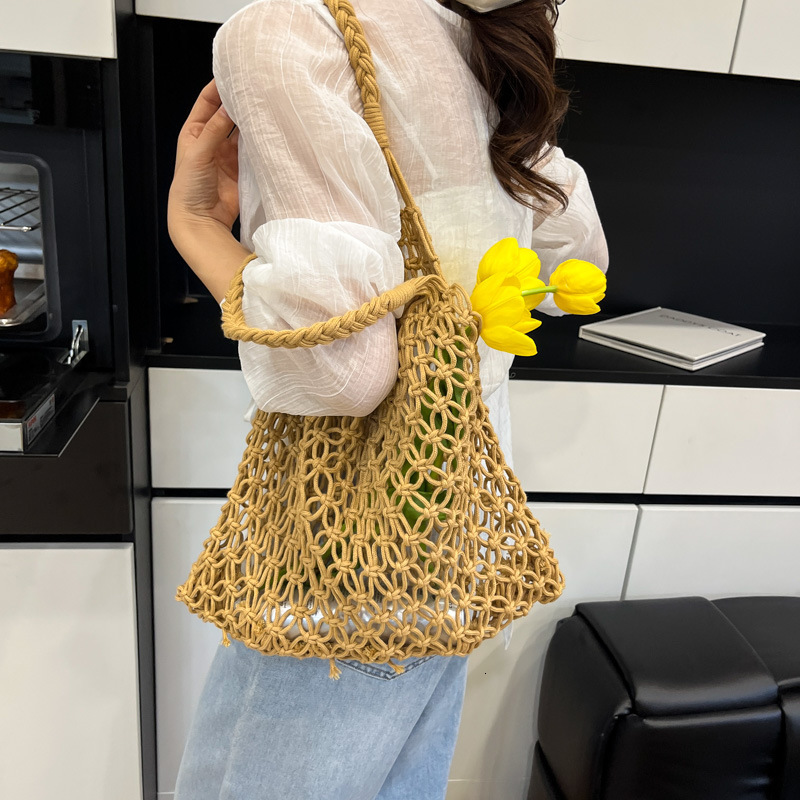 designer Casual Large Capacity Cotton Woven Bag New Hollow Out Straw Bag Tote Bag Single Shoulder Vacation Style Beach Bag for Women