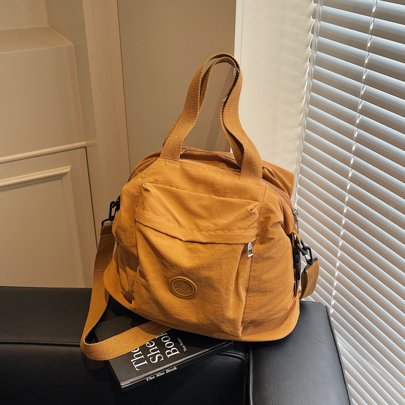 Casual Simple 2025 Spring Travel Women's Fashion Trend Shoulder Large Capacity Commuter Crossbody Bag