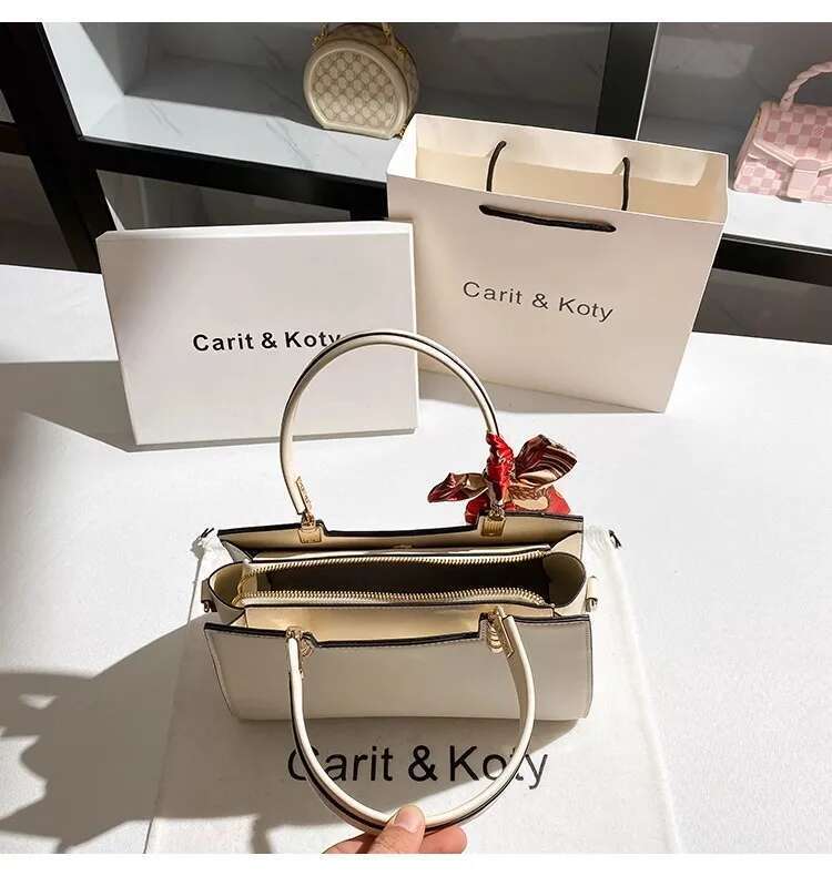Large Capacity Casual Tote High Quality Fashion Embroidery Floral Women Handbag Lady Purse Shoulder Messenger Bag