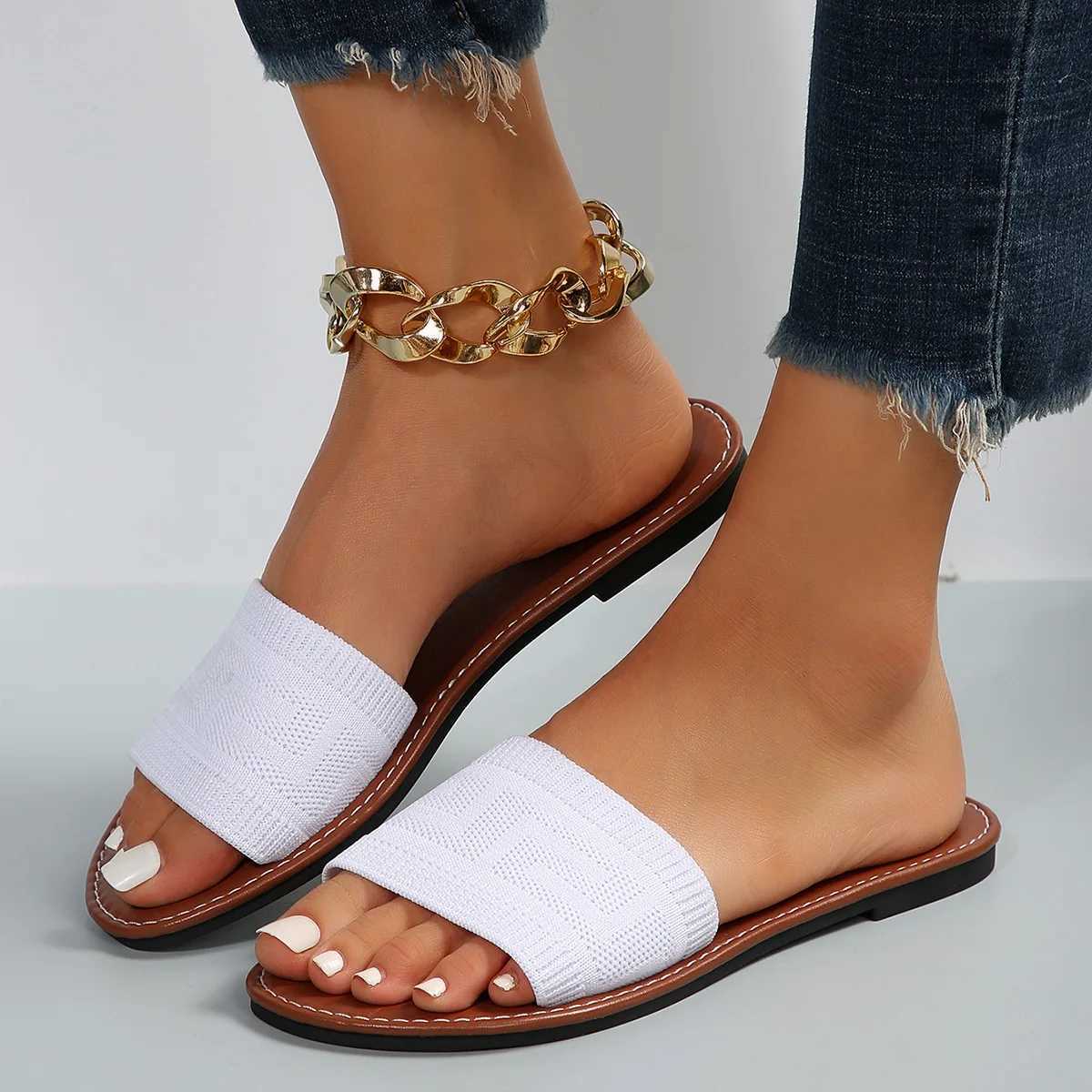 Womens Sandals 2025 Summer Luxury Fashion Flat Sandals Brown Designer Open Toe Non-Slip Outdoor Beach Slippers Slides Women M250603
