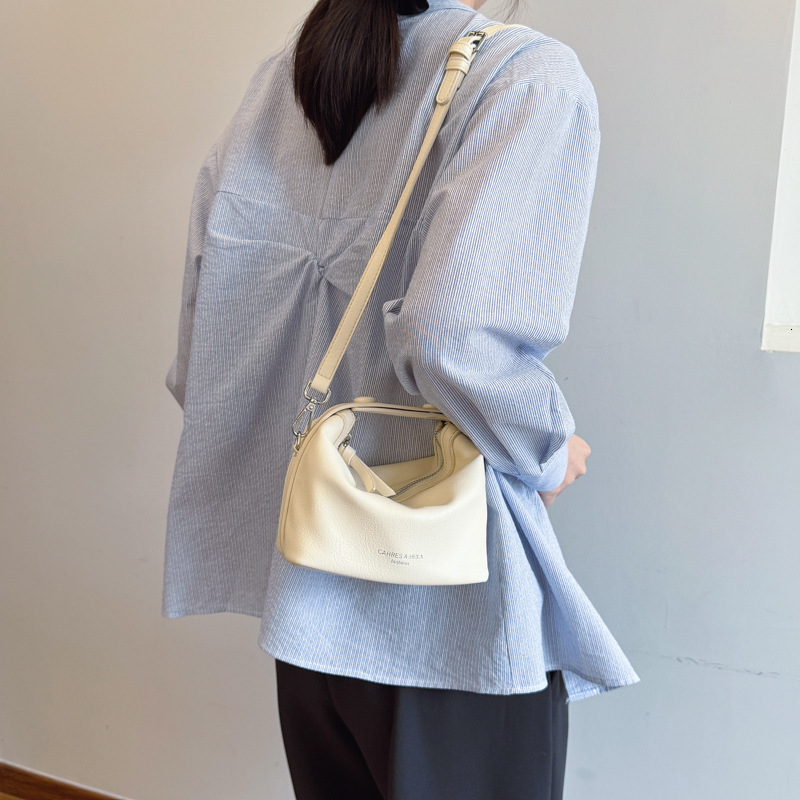 designer 2025 Spring/Summer New Korean Style Exquisite Solid Color Handbag for Women High-Quality Texture Simple Versatile Shoulder Crossbody Bag