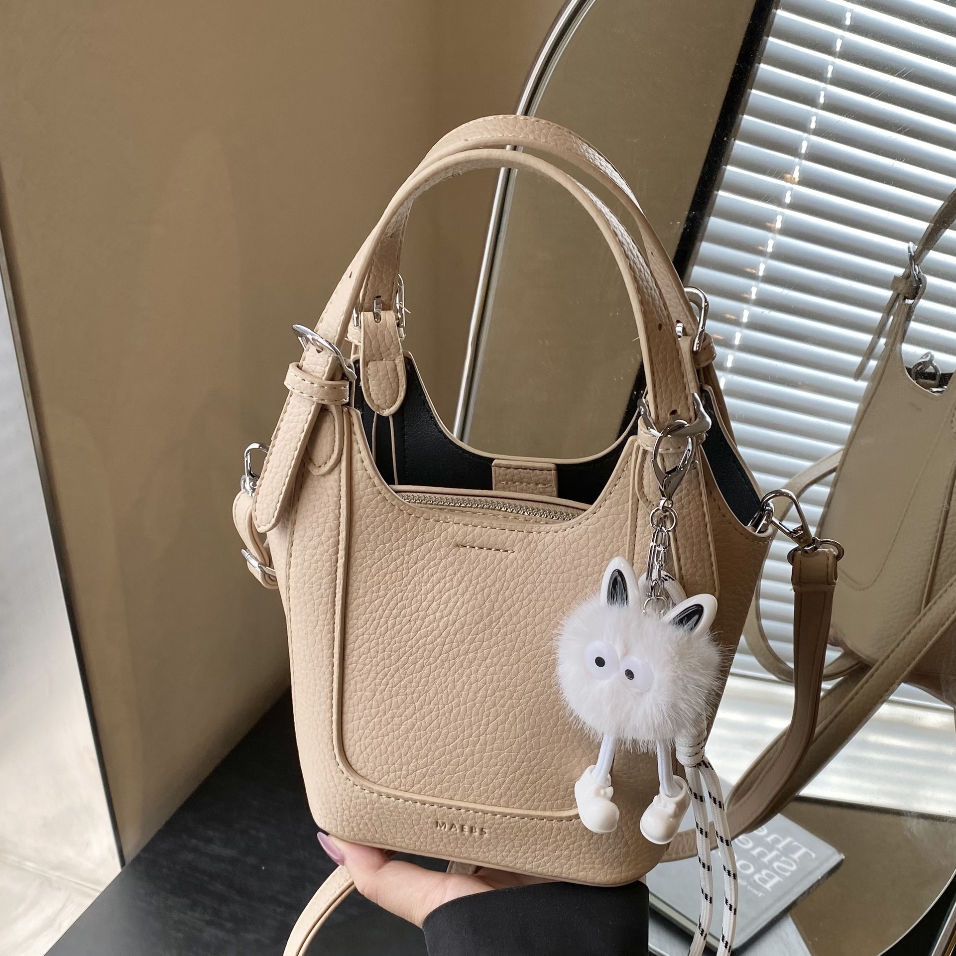 designer High-Quality Texture Simple Handbag for Women 2025 New Spring Korean Style Bucket Bag Fashion Retro Single Shoulder Crossbody Bag