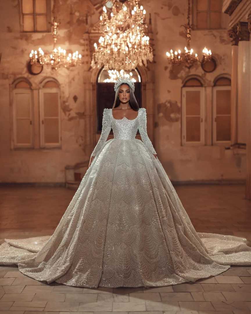 Queen Pearls Ball Gowns Bridal Dresses With Veil Luxurious Square Neck Long Sleeve Wedding Dress Shining Sweep Train Customized