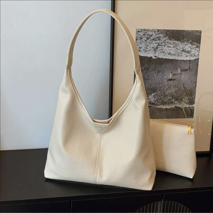 Large Capacity Commuter Tote for Women, New Fashionable Shoulder Bag, Casual Handbag, Mother and Child Bucket Bag