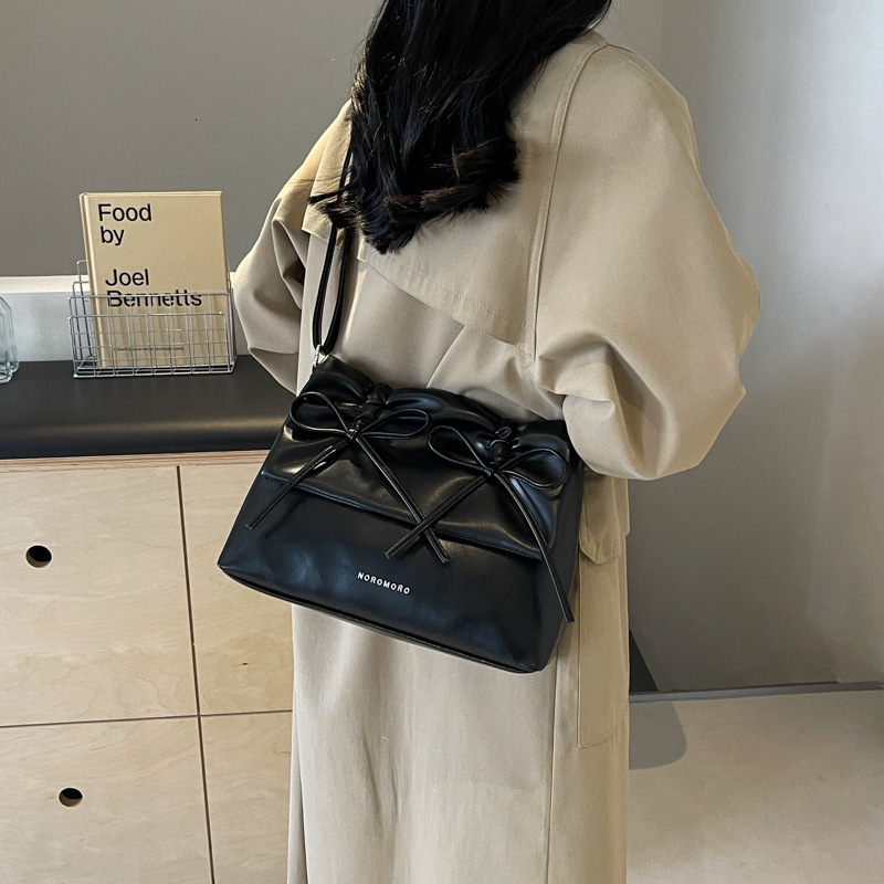 Korean Designer Style Retro Fashion Large Capacity Bag For Women 2025 Shopping Bag Free Shipping New Bowknot Small Square Bag Niche High-end Shoulder 
