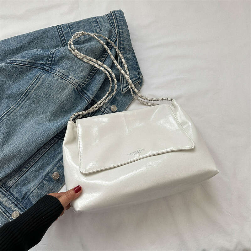 Soft Leather Large Capacity Fashion Simple Commuter Chain Shoulder for Women 2023 Early Autumn New Versatile Ins Tote Bag