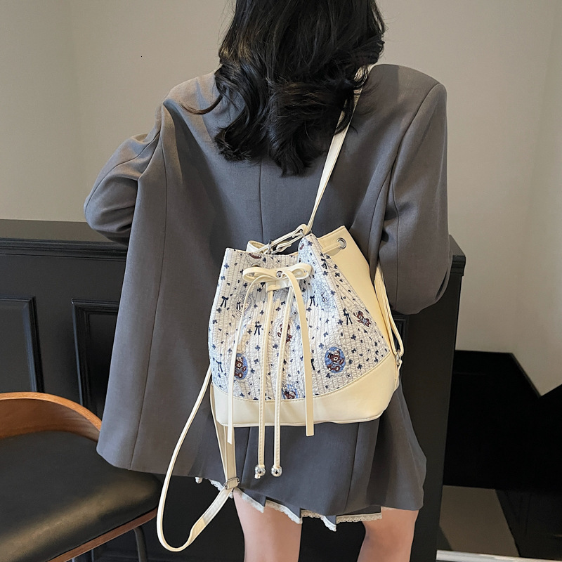 designer 2025 Summer New Fashion Casual Large Capacity Single Shoulder Bucket Bag for Women High-end Printed Versatile Stylish Backpack