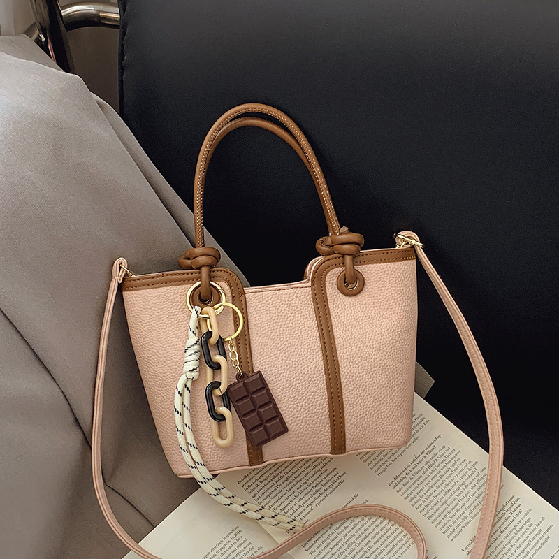 designer Guqian Trendy Tote Bag 2025 Spring New Simple Stylish Underarm Bag Shoulder Bag Versatile Shoulder Bag Socialite