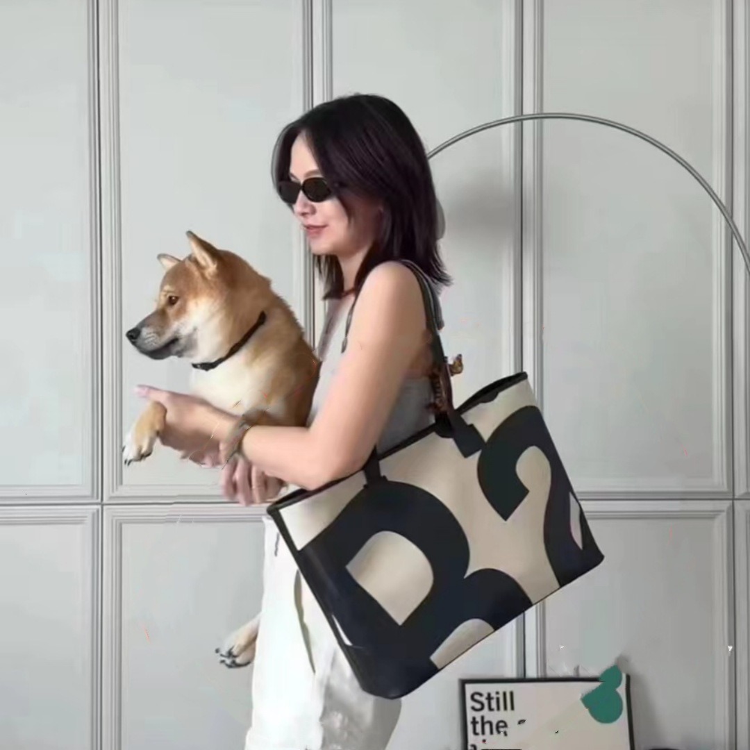 Top quality Brand High Quality New Style New Crossbody Bag 2025 Rally Tote Bag Fashion Trend Shoulder Bag Large Capacity Commuter Bag New Free Deliver