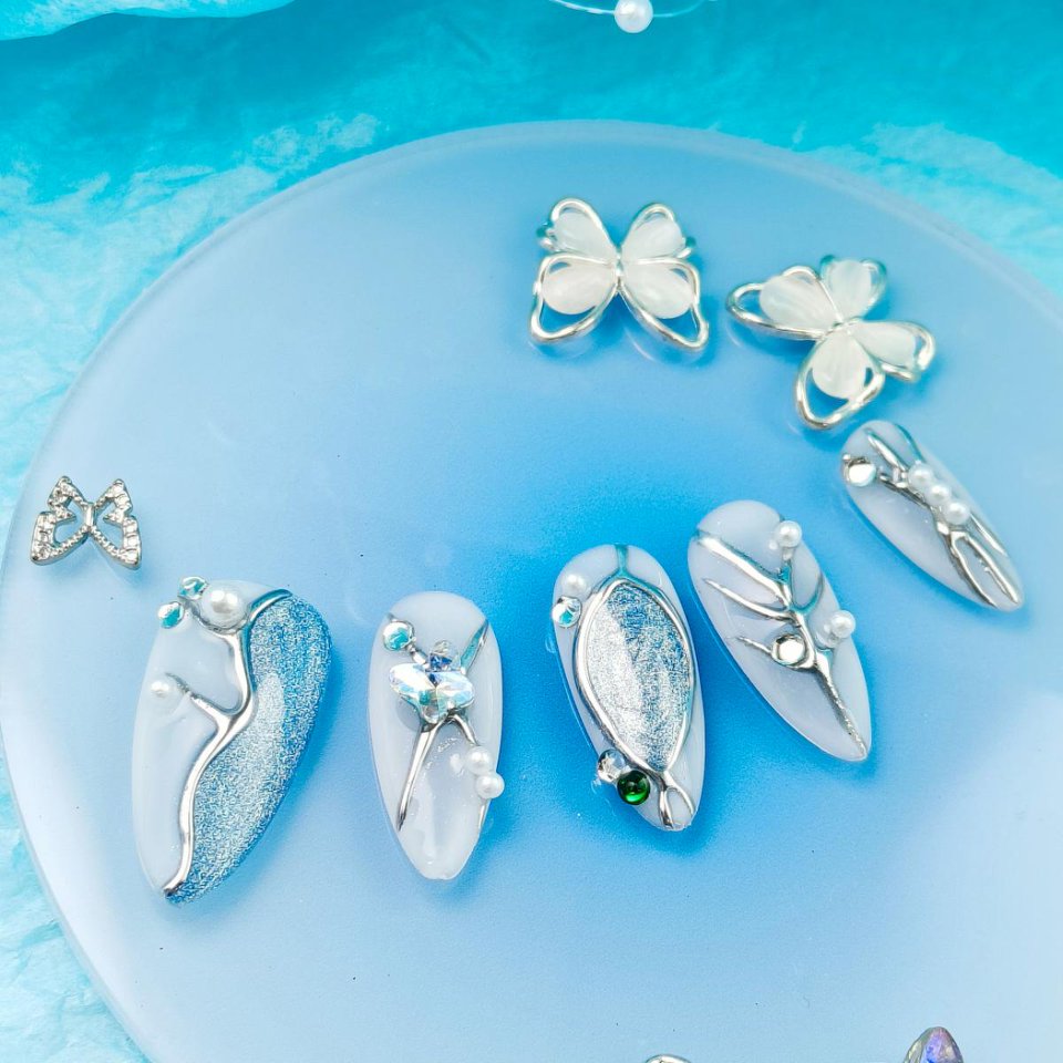 10pcs 3D Hand drawn Handmade Press-on nails Medium Almond Nails Bundle Metal wire Sweet Butterfly Pearl Finished nail stickers Free storage box jelly 