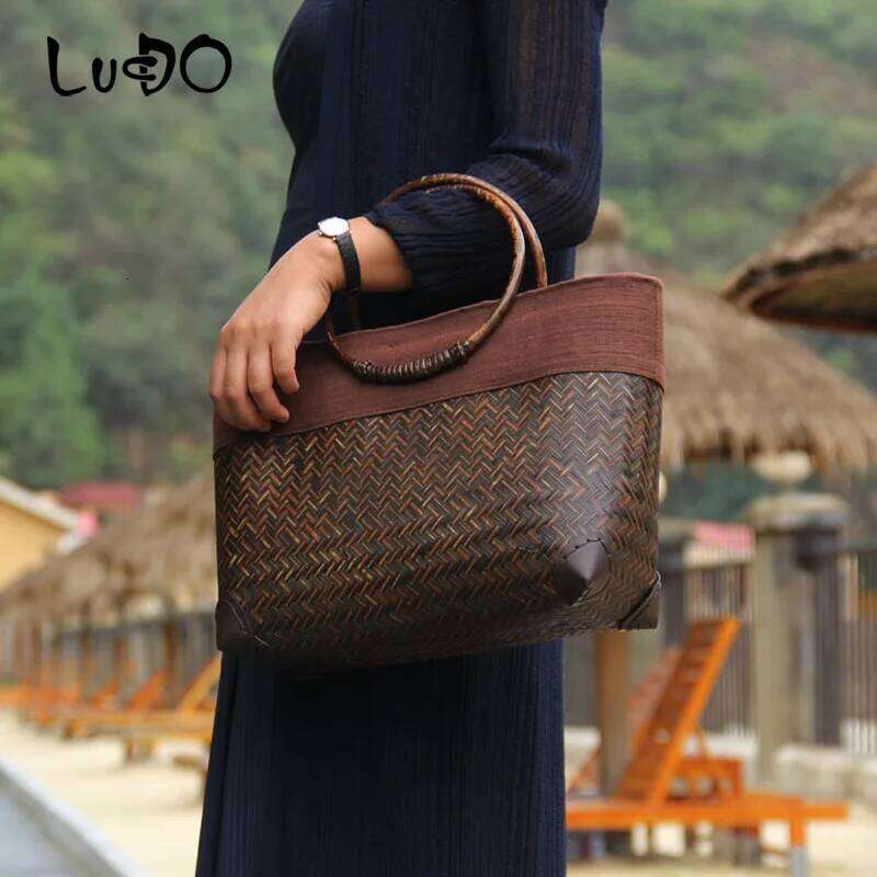 Hot Selling LUCDO Rattan Weave Wooden Handle Retro Ladies Fashion Handmade Retro Bamboo Handbag Old Straw Woven Bags For Women Totes Designer Bags